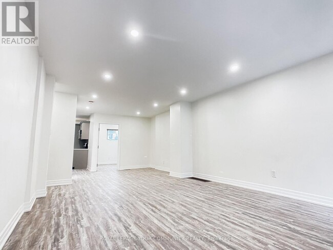 Building Photo - 1623 Keele St