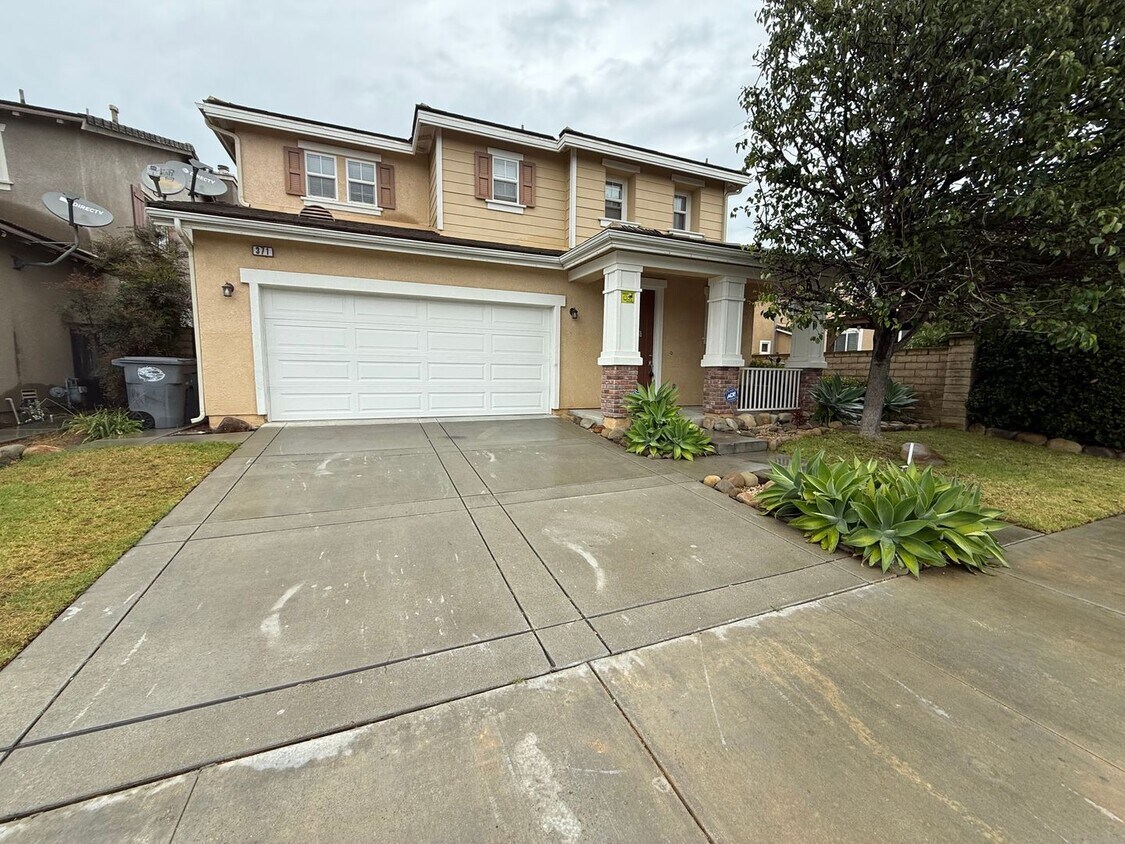 Foto principal - Large North Oxnard Home for Rent