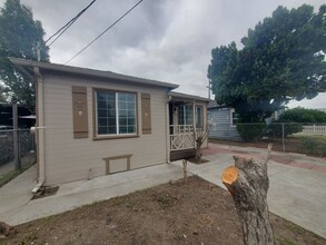 Building Photo - 10709 Pippin St