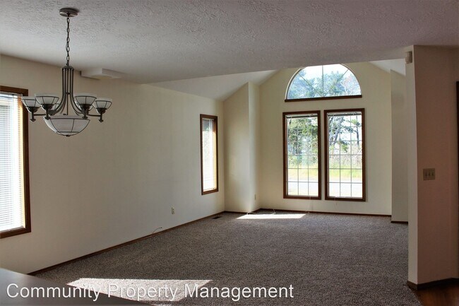 Building Photo - 4 br, 2 bath House - 445 17th Avenue