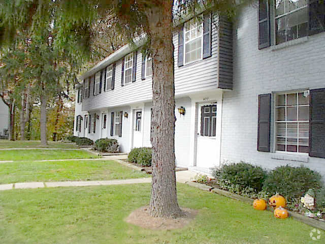 Complejo - Hartford Square Townhomes
