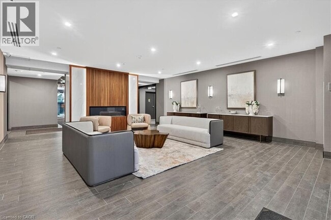 Photo du bâtiment - 470 Dundas St E