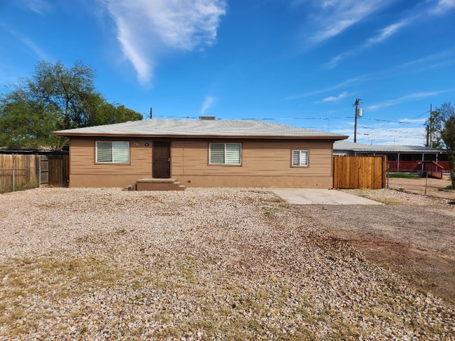 Building Photo - 216 N Casa Grande Ave