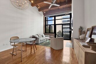 Building Photo - 525 W Superior St Building Photo - 525 W Superior St