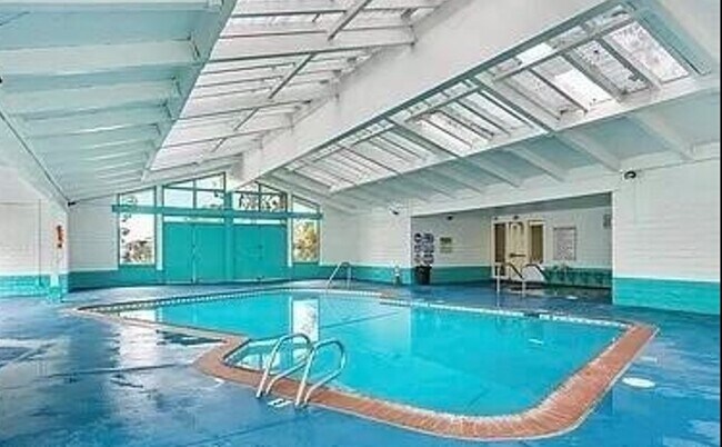 pool area - 1300 Saratoga Ave