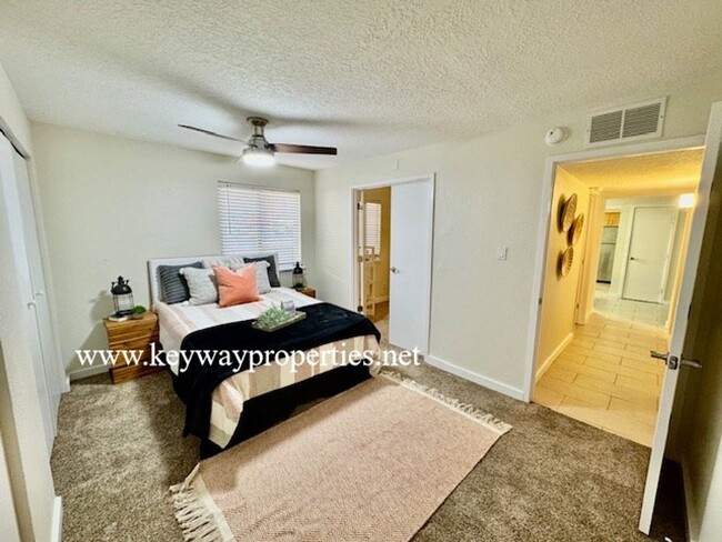 Foto del edificio - ALL Utilities INCLUDED FOOTHILLS CONDO