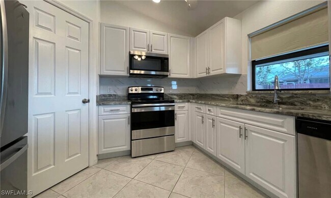 Foto del edificio - 1016 SW 39th Terrace