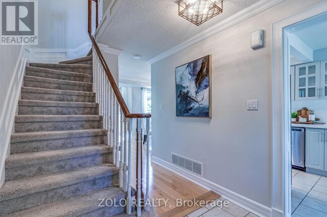 Photo du bâtiment - 710 Hayes Ave