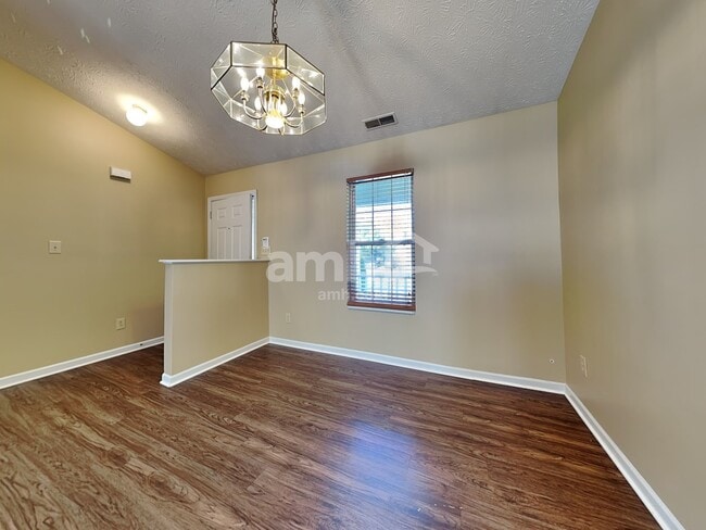 Building Photo - 8749 Trumpeter Dr