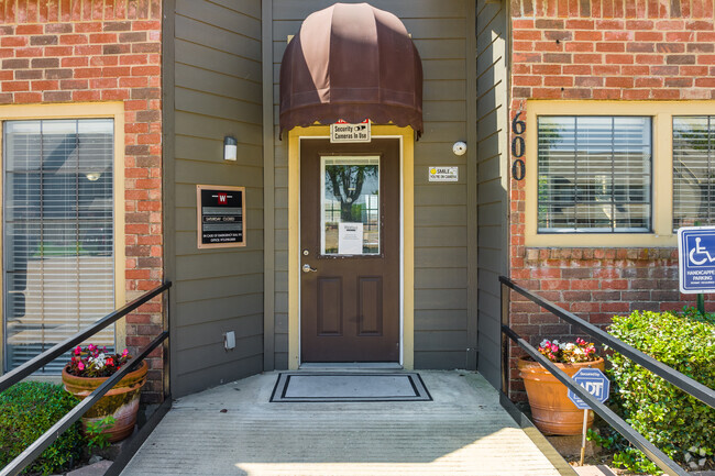 Leasing Office Entrance - Wexford Townhomes