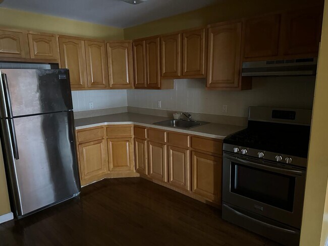 Building Photo - 1341 Park Pl
