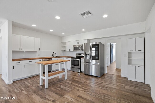 Foto del edificio - 1729 W Fairmount Ave