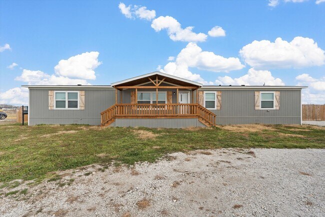 Building Photo - Spacious Country Living In Gholson