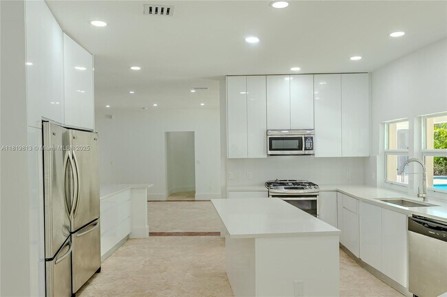 Building Photo - 6540 SW 135th Terrace