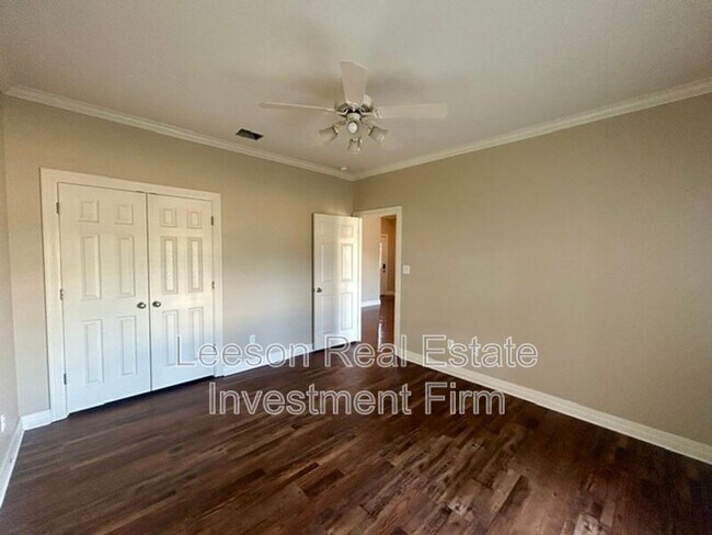 Foto del edificio - 5721 S Lakeshore Dr