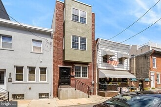 Building Photo - 2139 Latona St