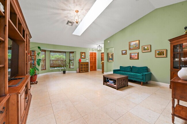 Foto del edificio - 12369 157th St N