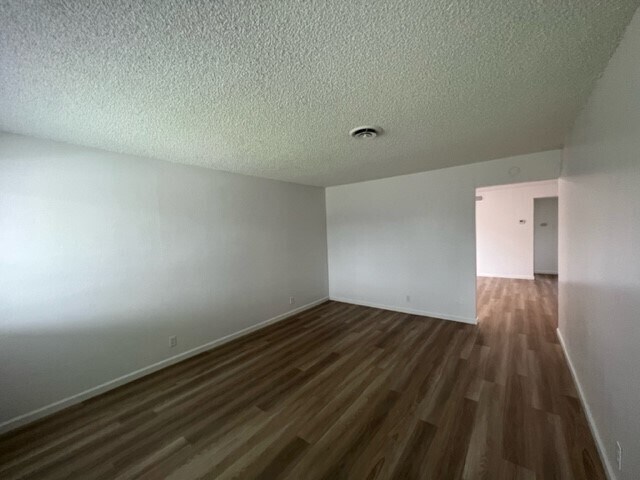 Building Photo - Charming 2 bedroom and 1 bath Duplex in Sacramento