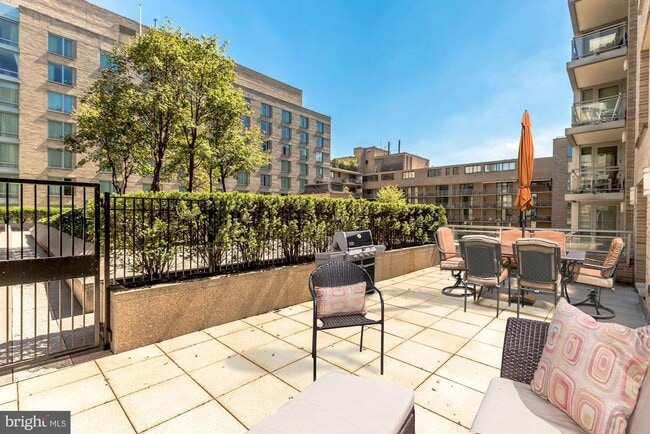 Building Photo - 1155 23rd St NW