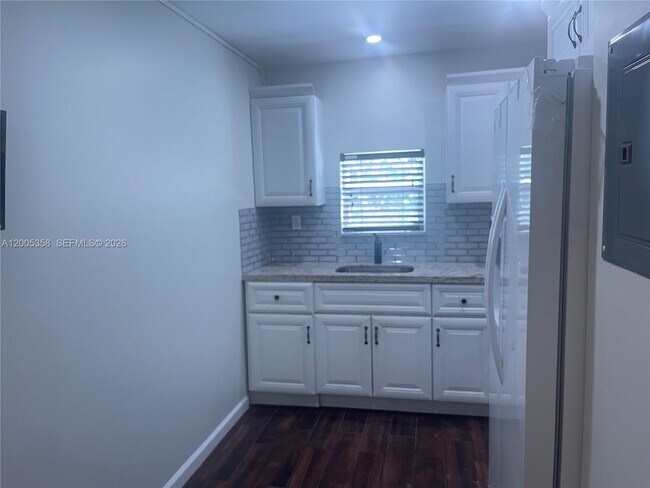 Foto del edificio - 554 NE 74th St