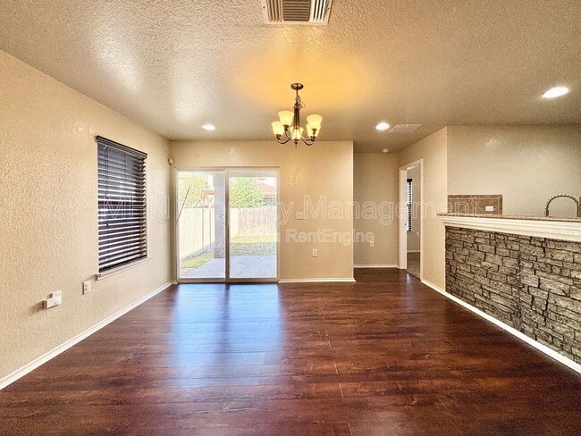 Building Photo - 7322 Azalea Square