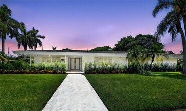 Building Photo - 7200 SW 137th St