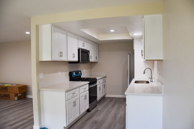 Building Photo - Olive (815) North