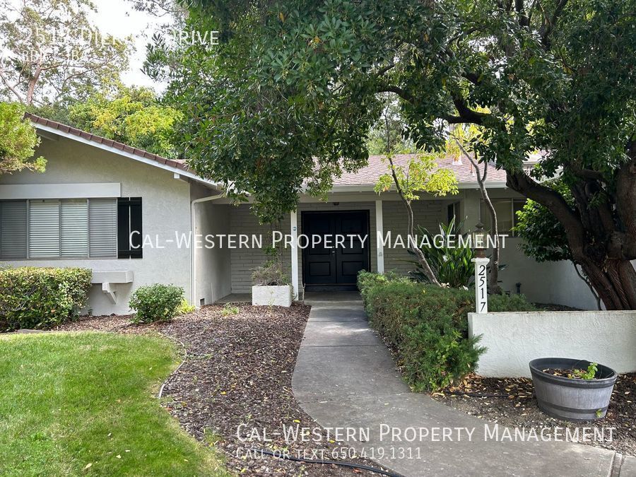 Primary Photo - Spacious home in Waverly Park Neighborhood