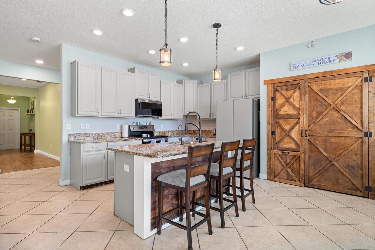 Foto principal - 11024 Purple Martin Blvd