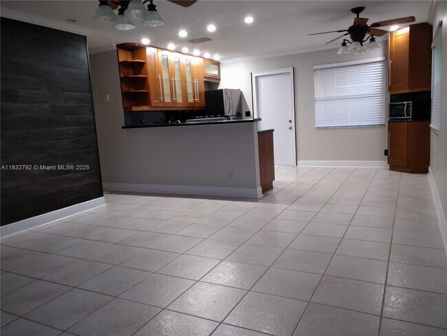 Foto del edificio - 3856 S Circle Dr