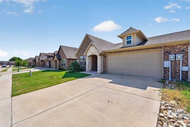 Foto del edificio - 8507 Christie Ln