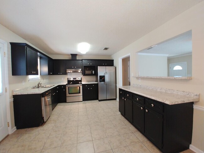 Foto del edificio - 146 Woodstone Cir