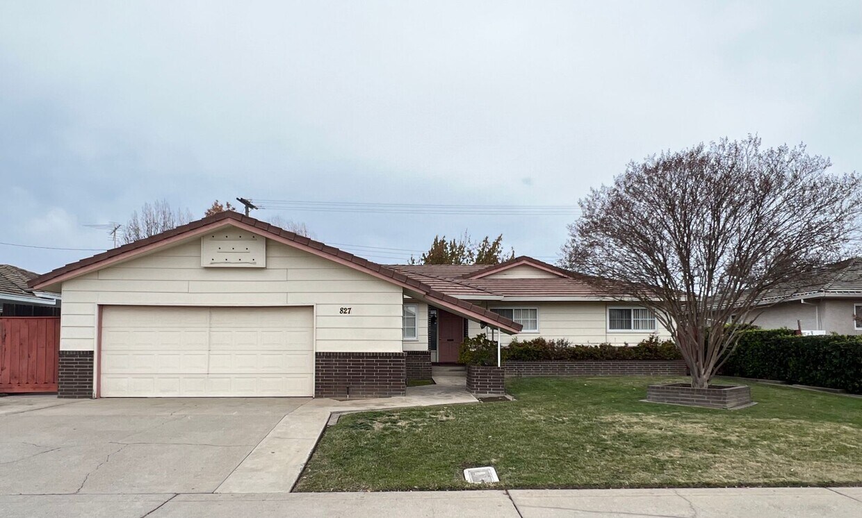 Primary Photo - 827 Greenwood Dr., Lodi, CA 95240