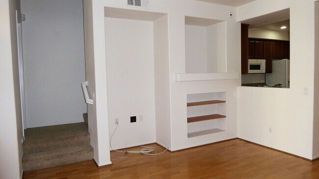 Foto del edificio - 2 BR 2.5 Bath