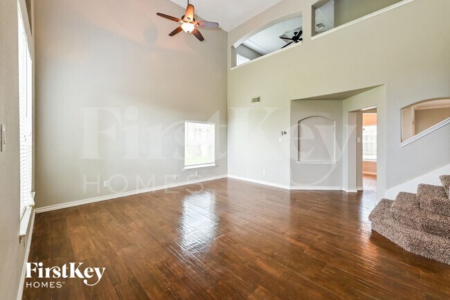 Foto del edificio - 8008 Blue Jay St