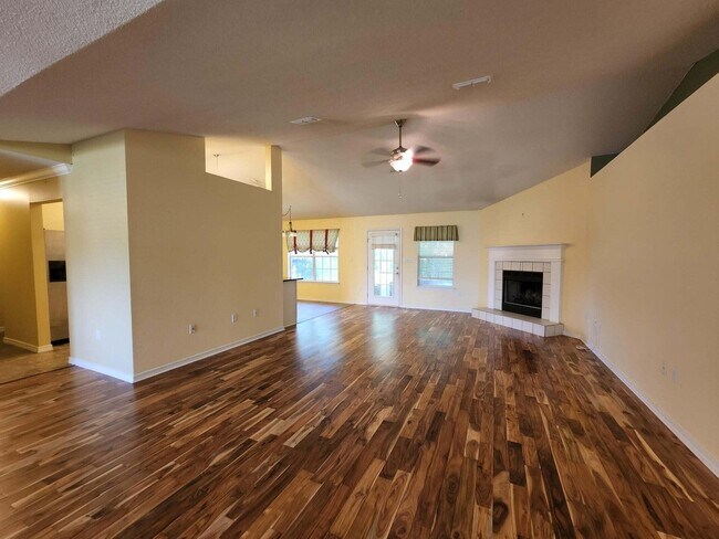 Foto del edificio - 2359 Heritage Cir