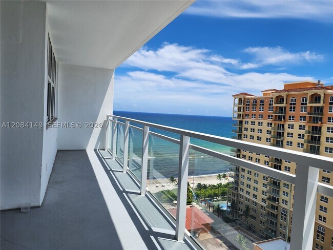 Building Photo - 2030 S Ocean Dr