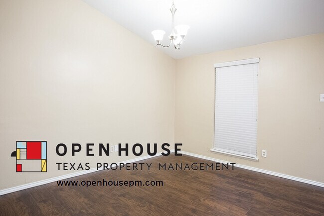 Foto del edificio - 3708 Pinewood St, Bedford