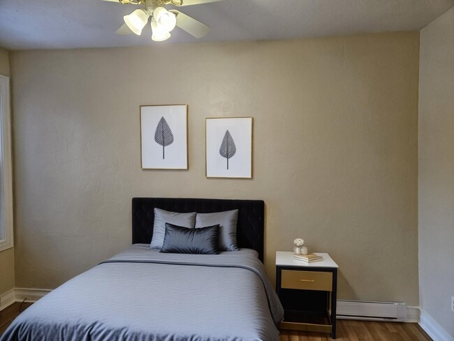 Building Photo - 246 S St Clair St