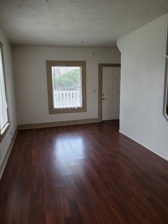 Building Photo - STATUS: AVAILABLE | R117G | $1695