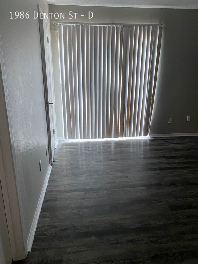Foto del edificio - Move in for as little as $599