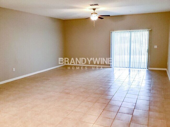 Building Photo - BELMONT TOWNHOMES - Beautiful 3 BR in Reso...