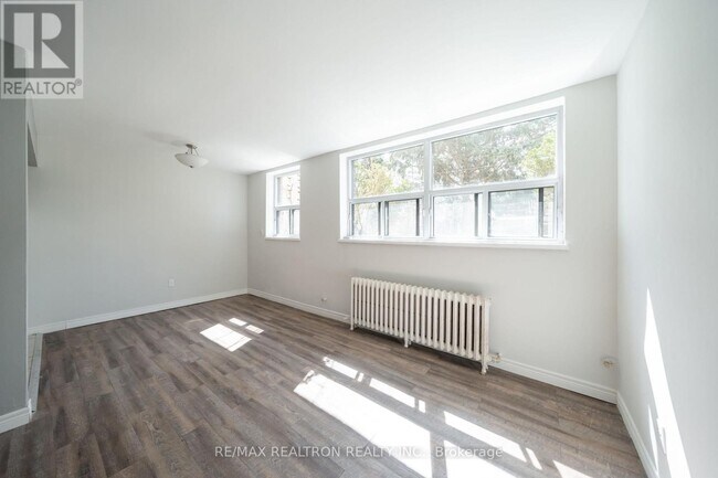 Photo du bâtiment - 799 Robinson St