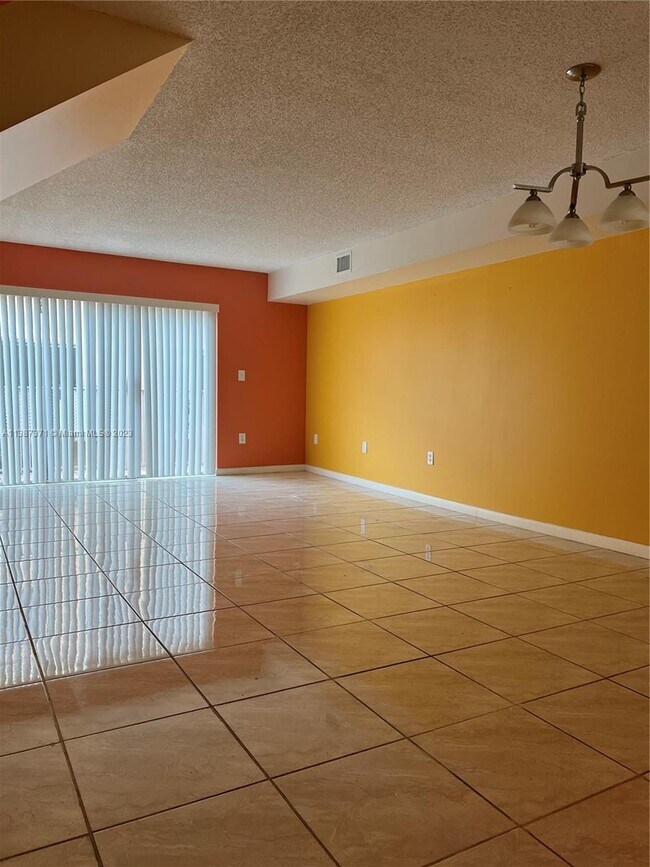 Foto del edificio - 14905 SW 80th St