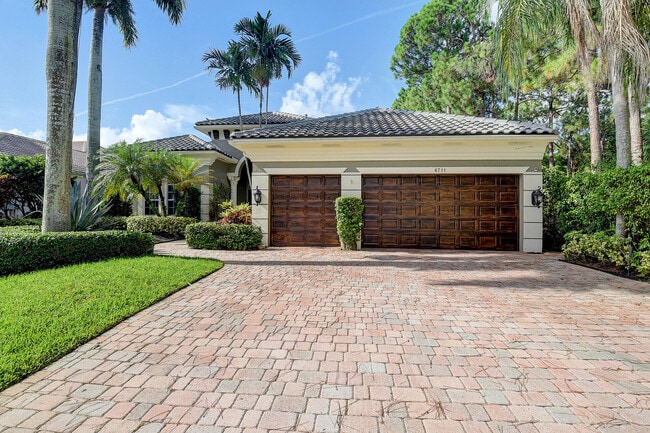 Foto del edificio - 6711 Royal Orchid Cir