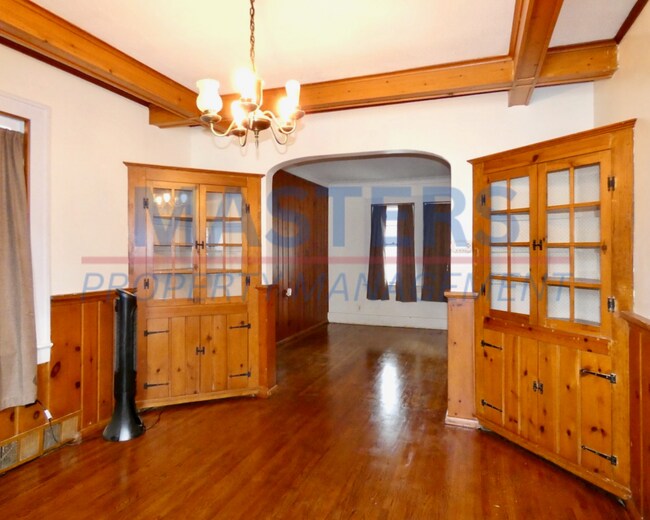 Foto del edificio - Spacious 3 bed 2 bath House