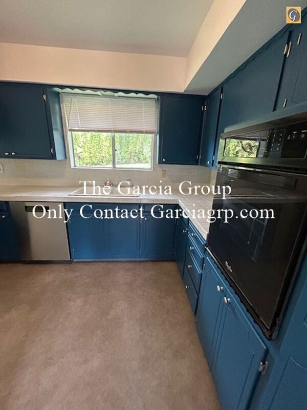 Building Photo - 17050 SE Gurnee Ave