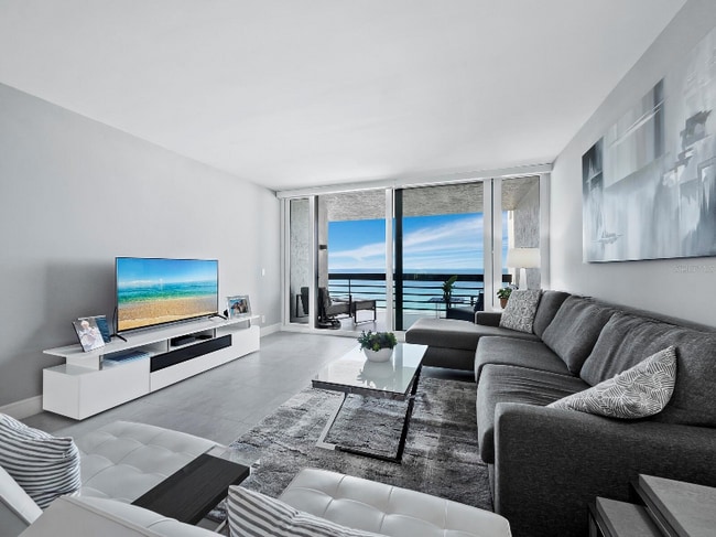 Building Photo - 1055 Gulf of Mexico Dr