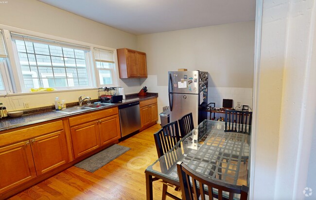 Building Photo - 23 Tufts St