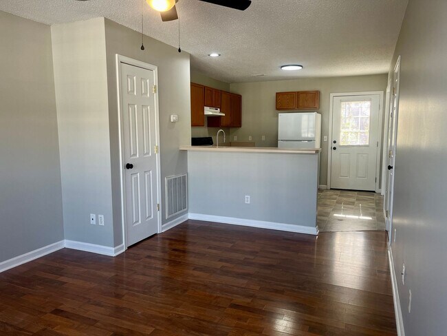 Foto del interior - Laurel Brook Community